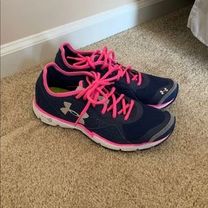 Women’s Under Armour tennis shoes